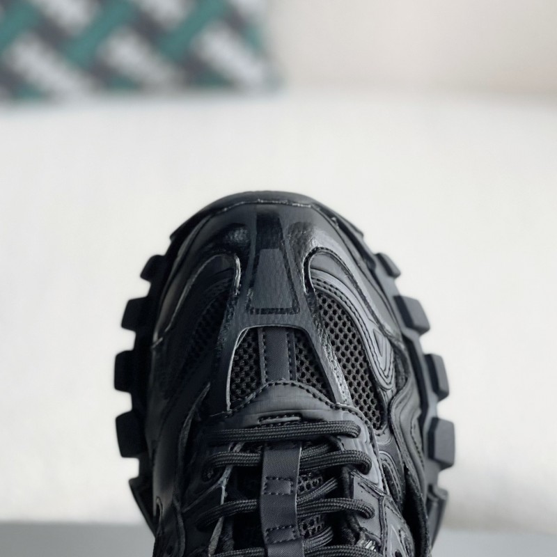 Ba*len*cia*ga Runner Sneakers