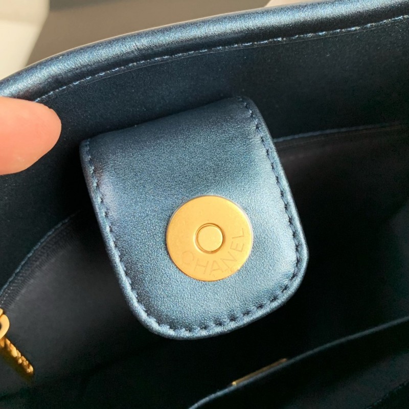 Ch*el Denim Hobo pocket straggler shoulder bag  Size：22*6*24cm