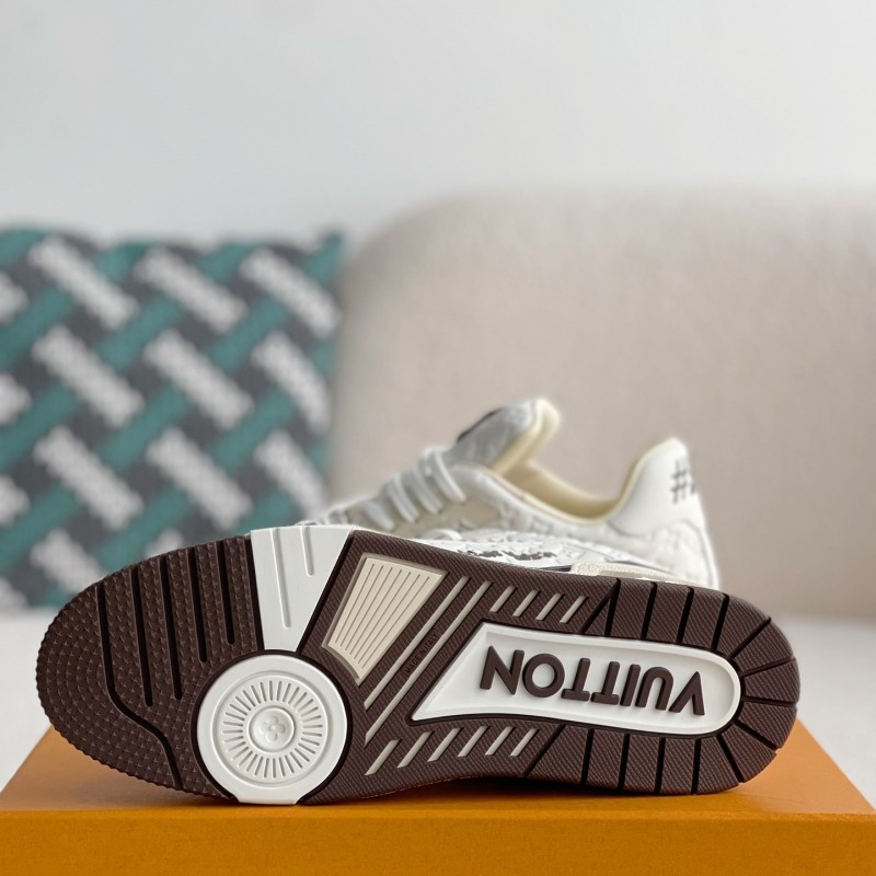 L0*is V*t0n SNEAKERS_