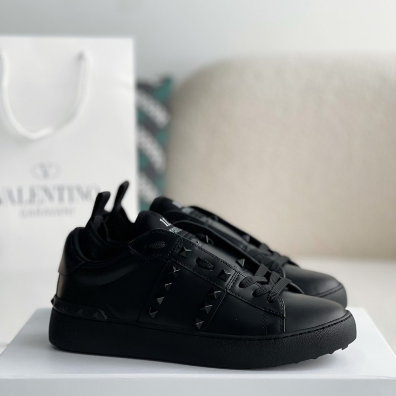 va*t*no One Stud Sneakers