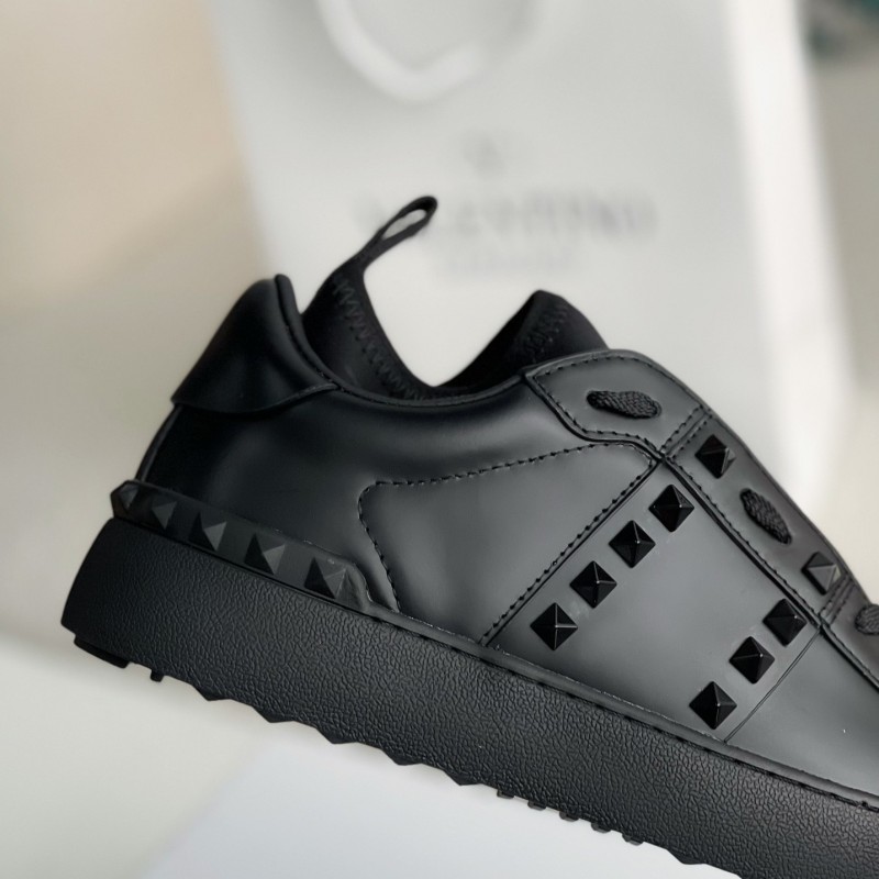 va*t*no One Stud Sneakers