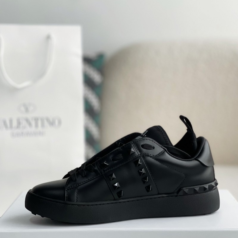 va*t*no One Stud Sneakers