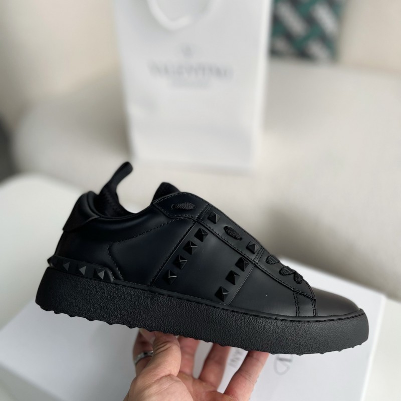 va*t*no One Stud Sneakers