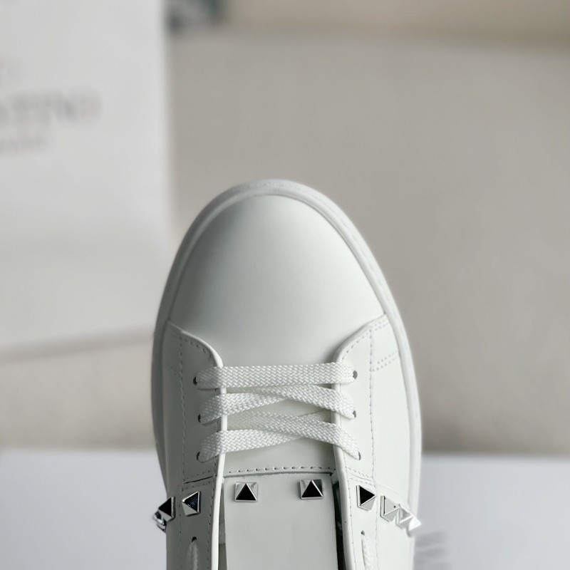 va*t*no One Stud Sneakers