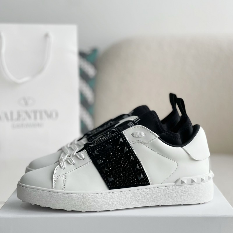 va*t*no One Stud Sneakers