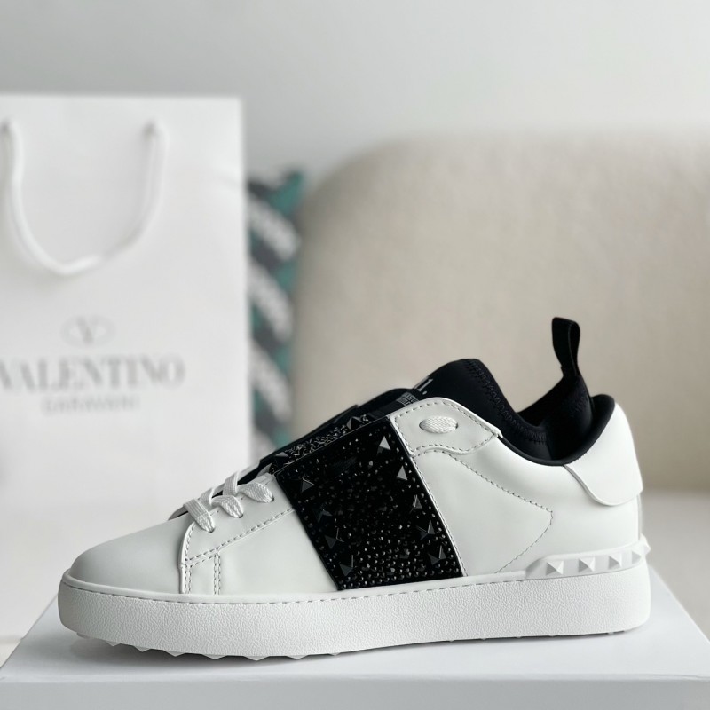 va*t*no One Stud Sneakers