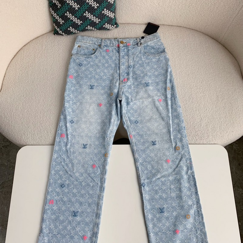 L0*is V*t0n  Costumes