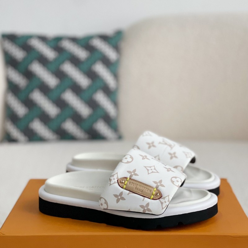 L0*is V*t0n SLIPPERS