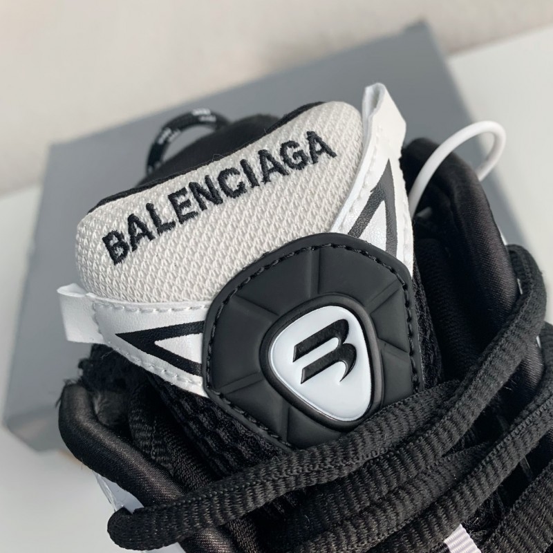 Ba*len*cia*ga Runner Sneakers