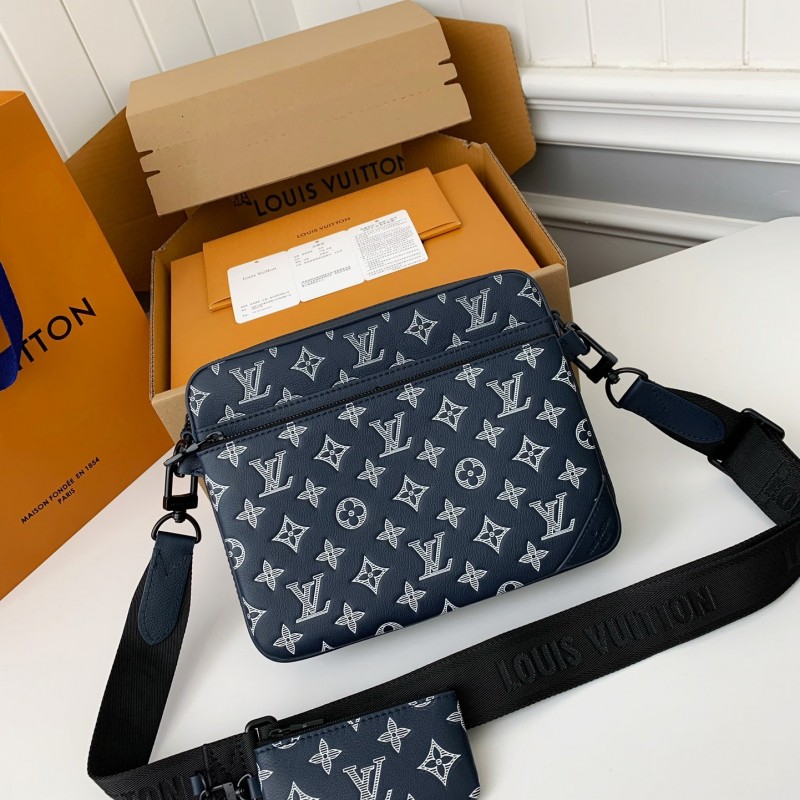 L0*is V*t0n The new TRIO Postman Pack M24753  Size： 25*18.5*7cm