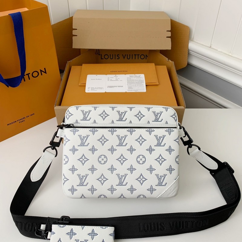 L0*is V*t0n The new TRIO Postman Pack M24753  Size： 25*18.5*7cm