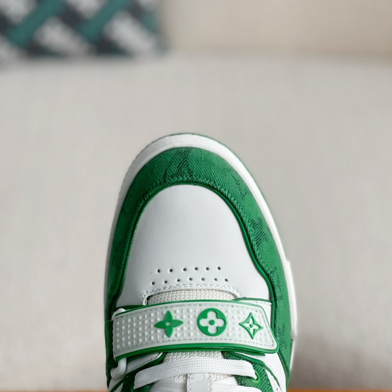 L0*is V*t0n TRAINER Sneakers