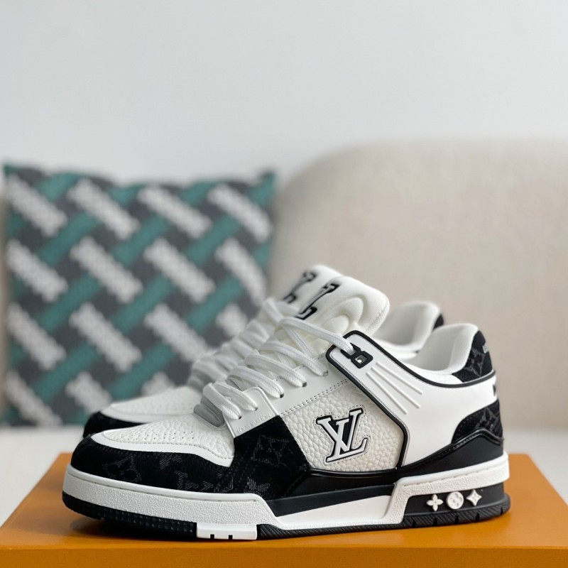 L0*is V*t0n SNEAKERS