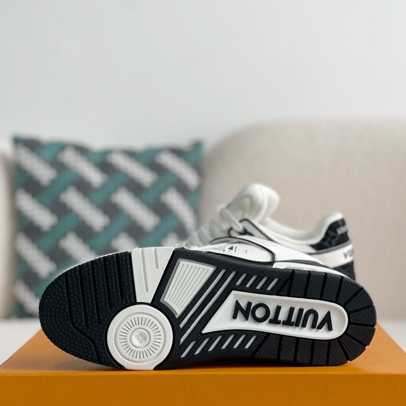 L0*is V*t0n SNEAKERS