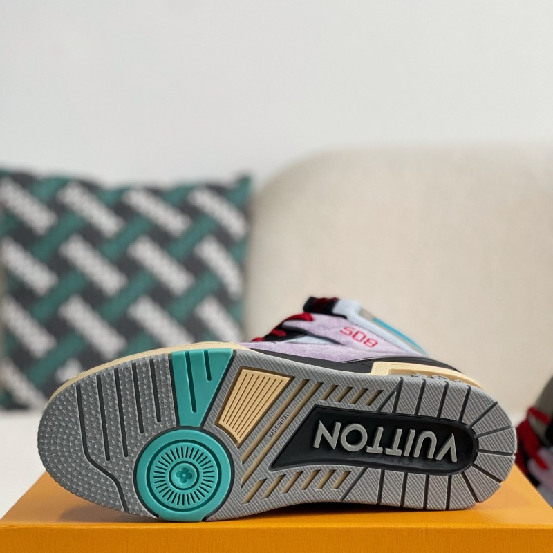 L0*is V*t0n TRAINER SNEAKERS