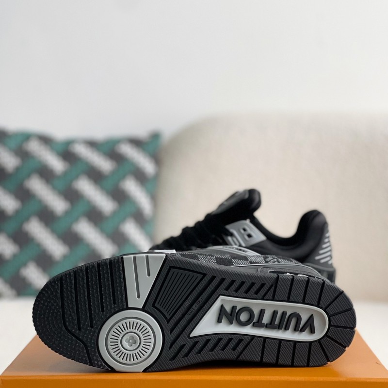 L0*is V*t0n SNEAKERS