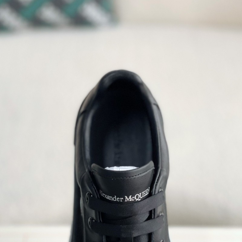 Ale*d*r M*Q*en  Sneakers