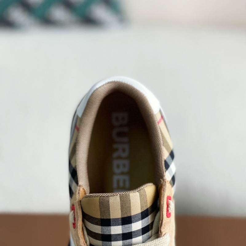 B**rry Low cut casual sports shoes