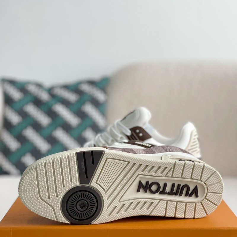 L0*is V*t0n TRAINER SNEAKERS