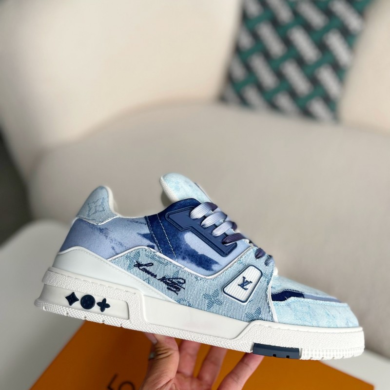 L0*is V*t0n TRAINER SNEAKERS