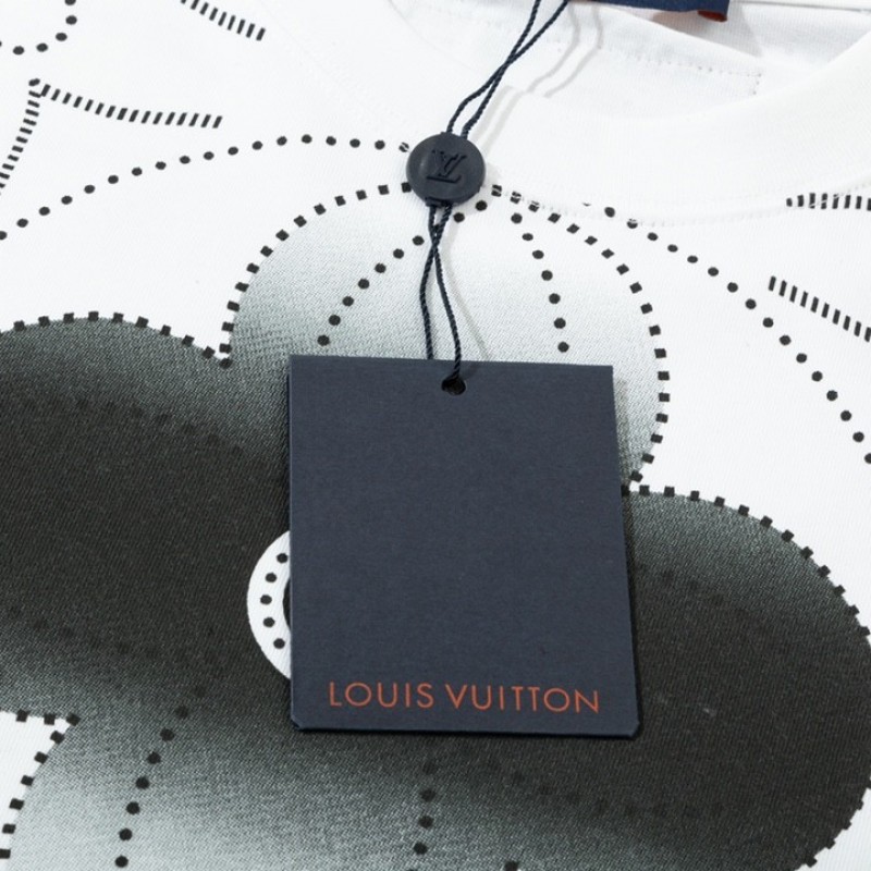 L0*is V*t0n Watercolor four-leaf grass water-dyed t-shirt