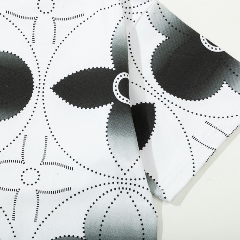 L0*is V*t0n Watercolor four-leaf grass water-dyed t-shirt