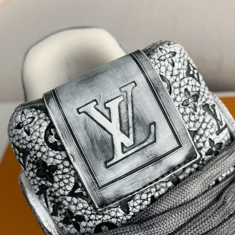 L0*is V*t0n SNEAKERS