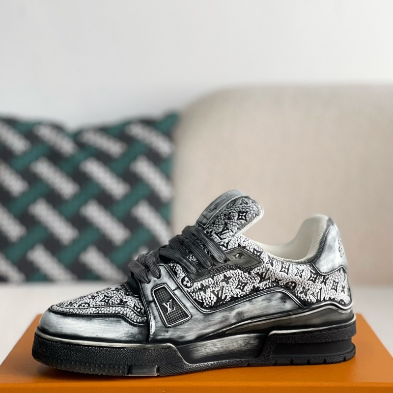 L0*is V*t0n SNEAKERS