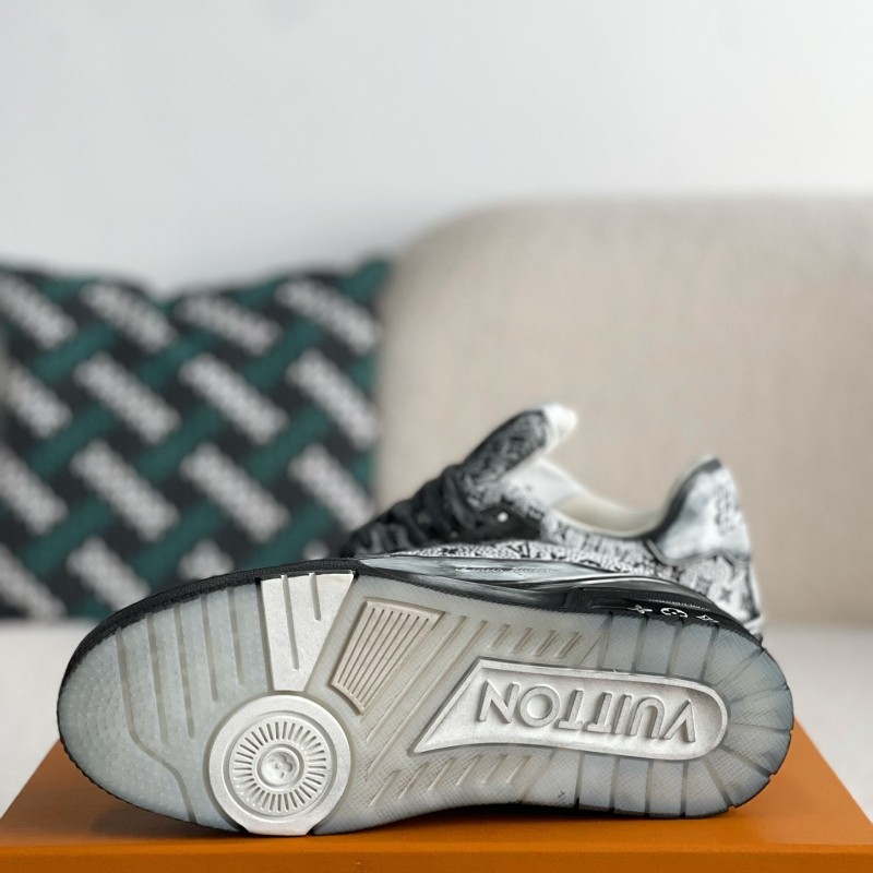 L0*is V*t0n SNEAKERS