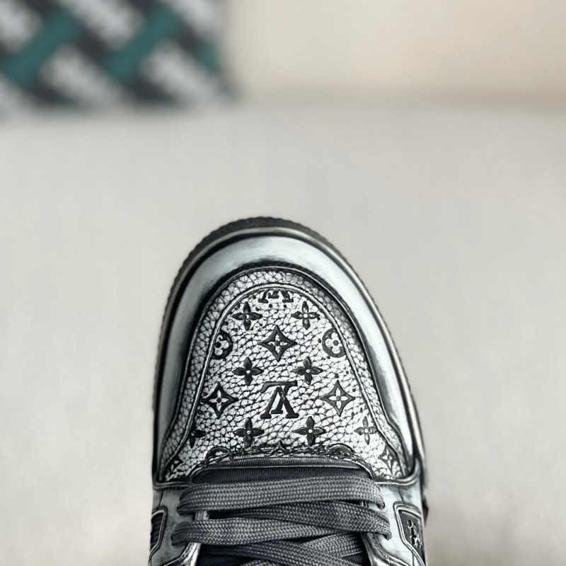 L0*is V*t0n SNEAKERS