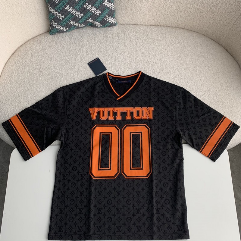 L0*is V*t0n Letter Logo t-shirt