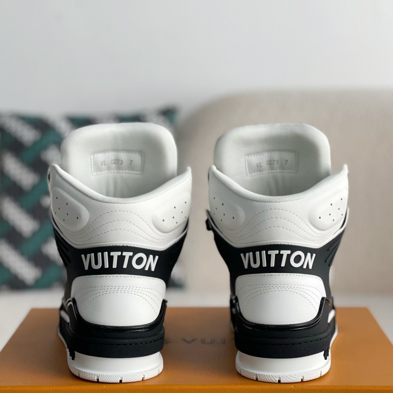L0*is V*t0n TRAINER SNEAKERS