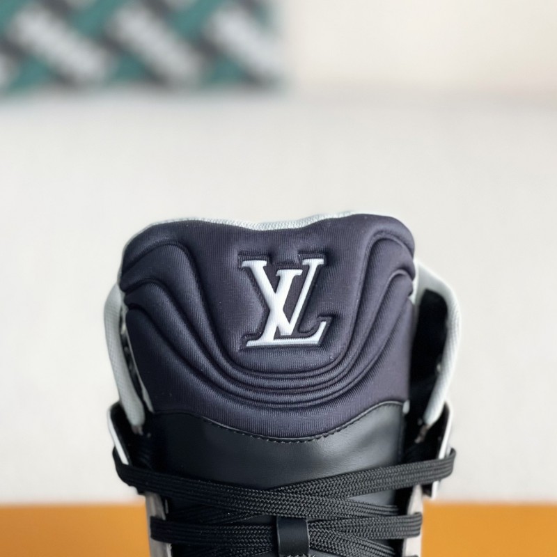 L0*is V*t0n TRAINER SNEAKERS