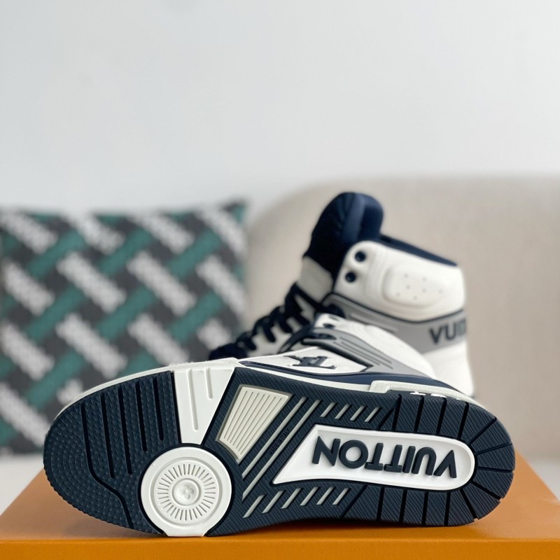 L0*is V*t0n TRAINER SNEAKERS