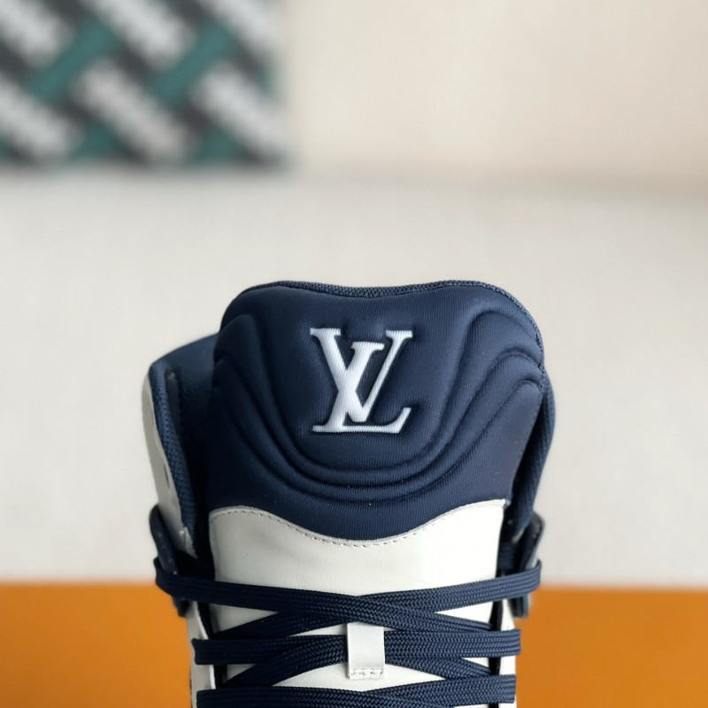 L0*is V*t0n TRAINER SNEAKERS