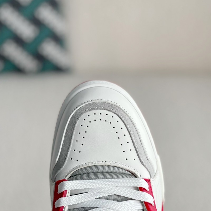 L0*is V*t0n TRAINER SNEAKERS