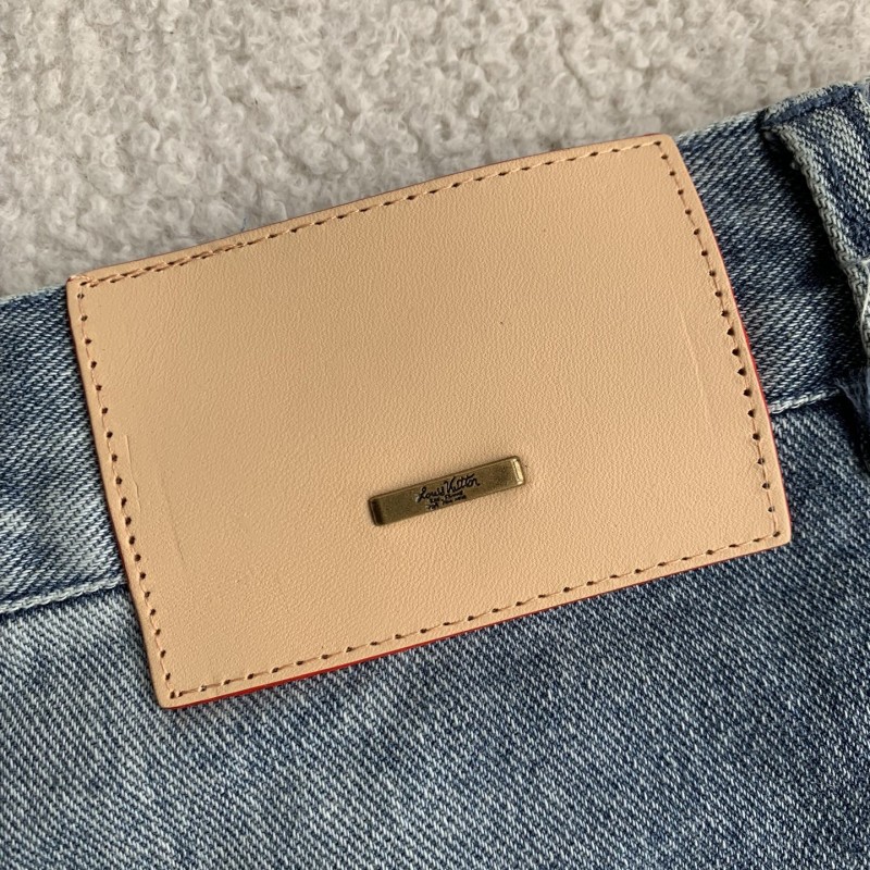 L0*is V*t0n Jean shorts