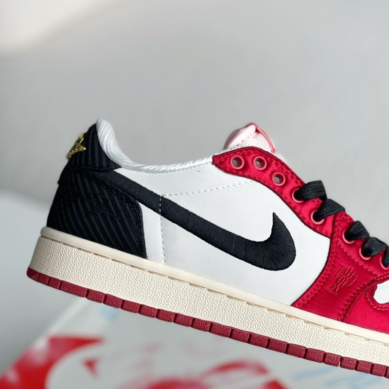Trophy Room x Jordan Air Jordan 1 Low Golf  Sneakers