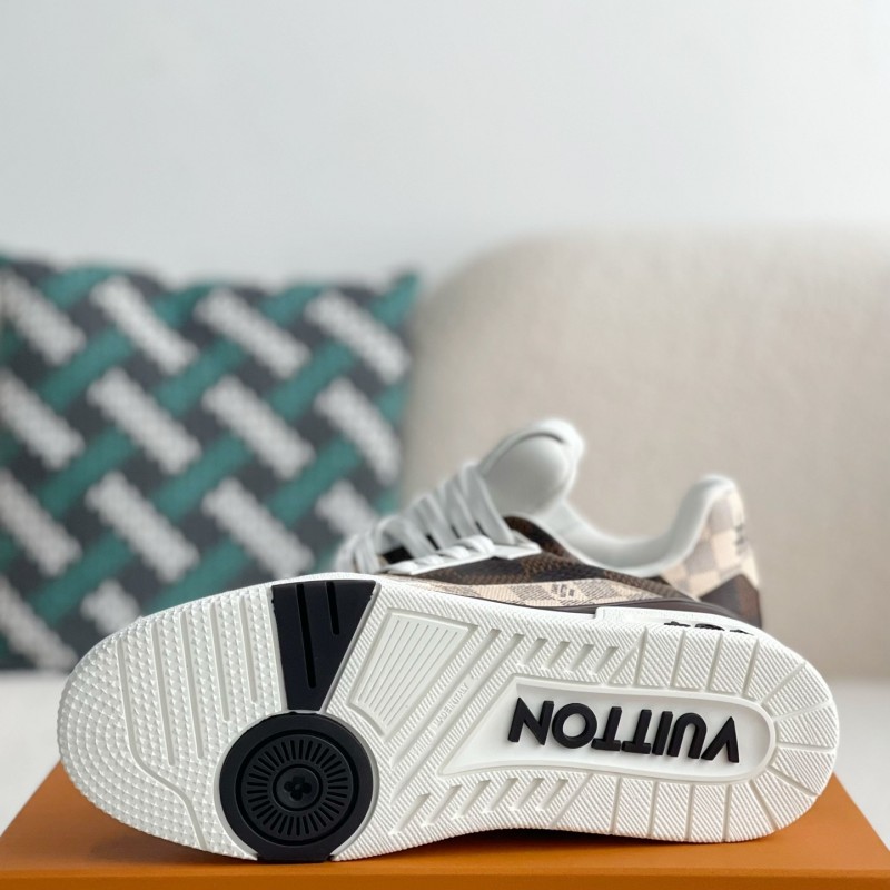 L0*is V*t0n TRAINER SNEAKERS