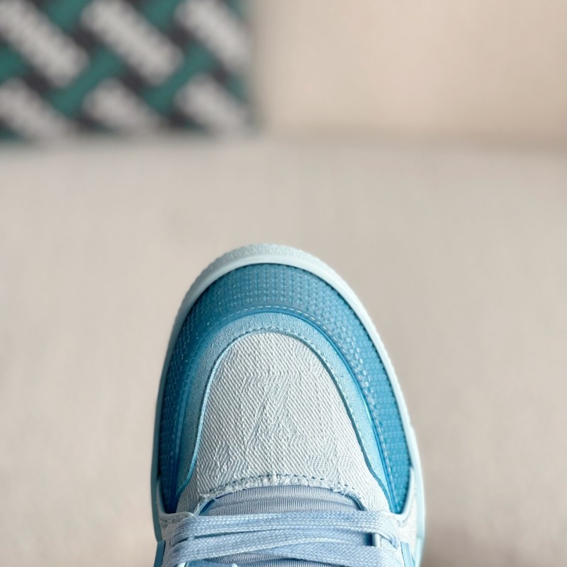 L0*is V*t0n TRAINER SNEAKERS