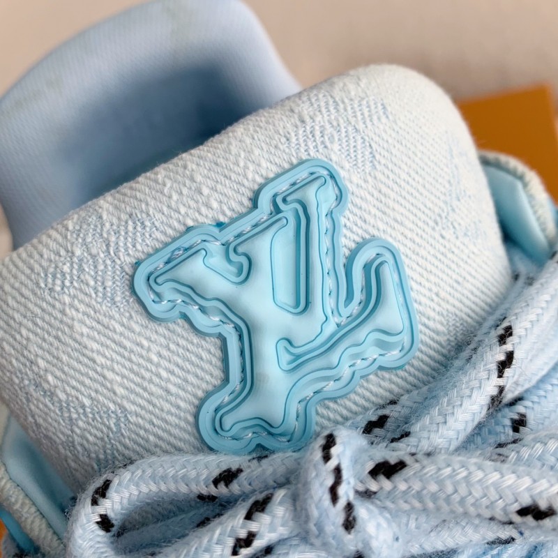 L0*is V*t0n TRAINER SNEAKERS