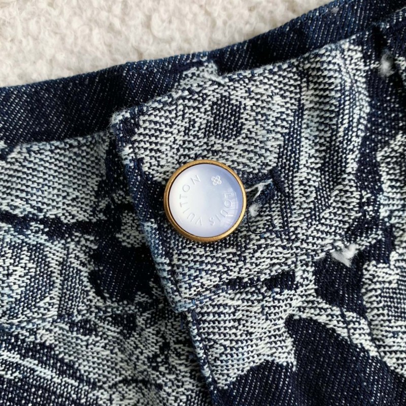 L0*is V*t0n Jean shorts