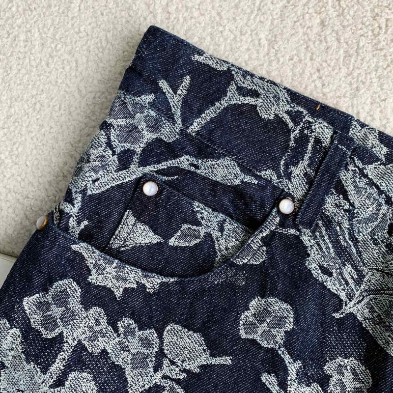 L0*is V*t0n Jean shorts