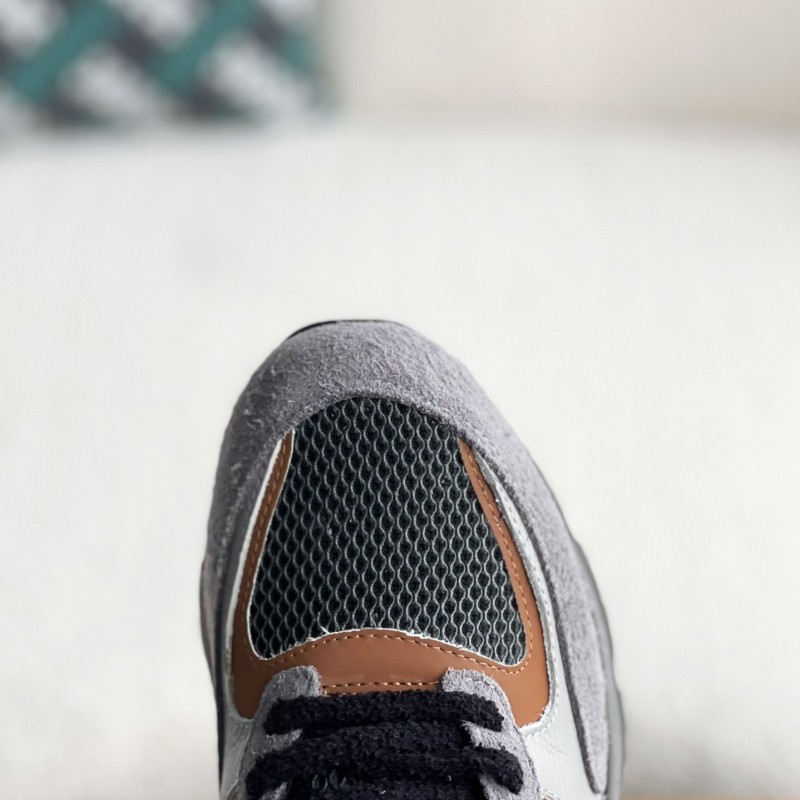 L0*is V*t0n Low-top running shoes