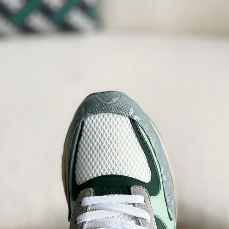 L0*is V*t0n Low-top running shoes