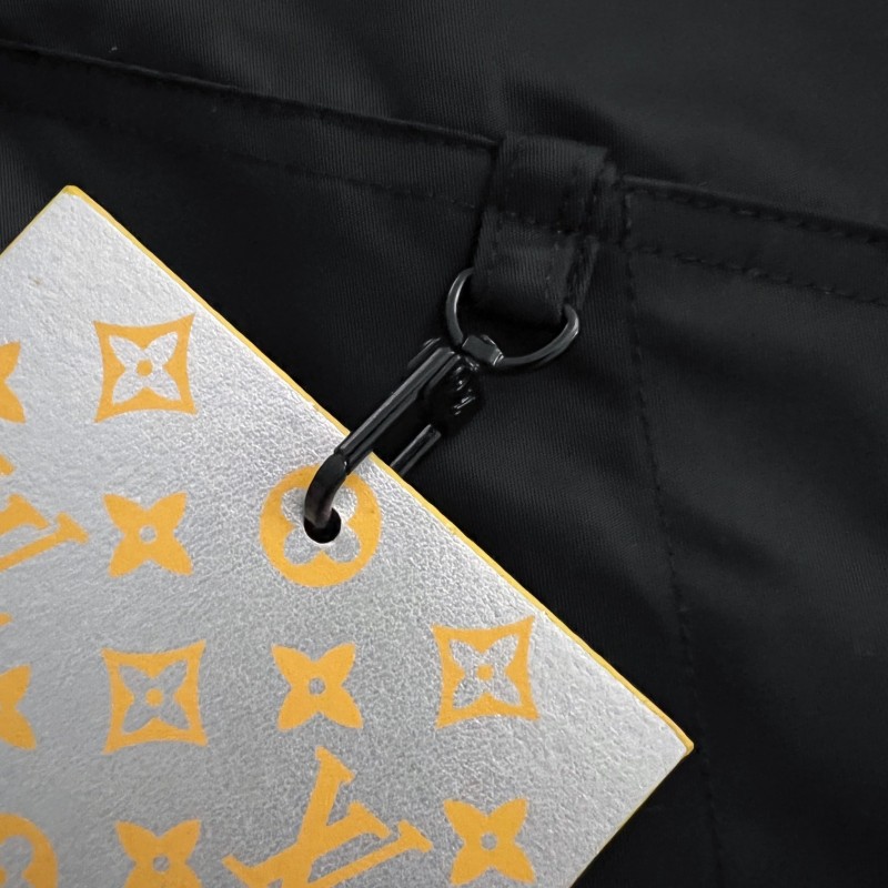 L0*is V*t0n 24 new double-sided printed Presbyterian jacket