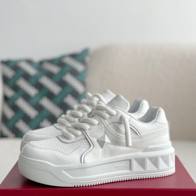 va*t*no One Stud Sneakers