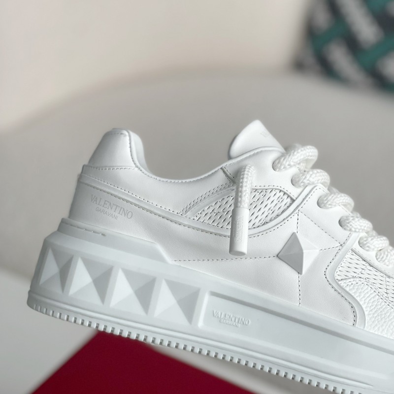 va*t*no One Stud Sneakers