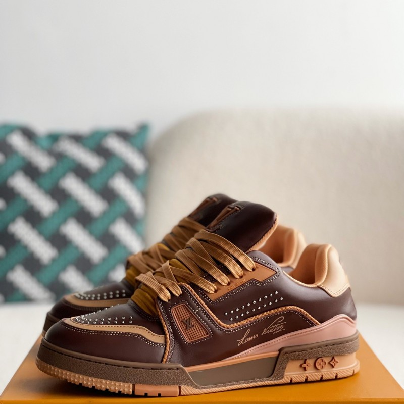 L0*is V*t0n TRAINER SNEAKERS