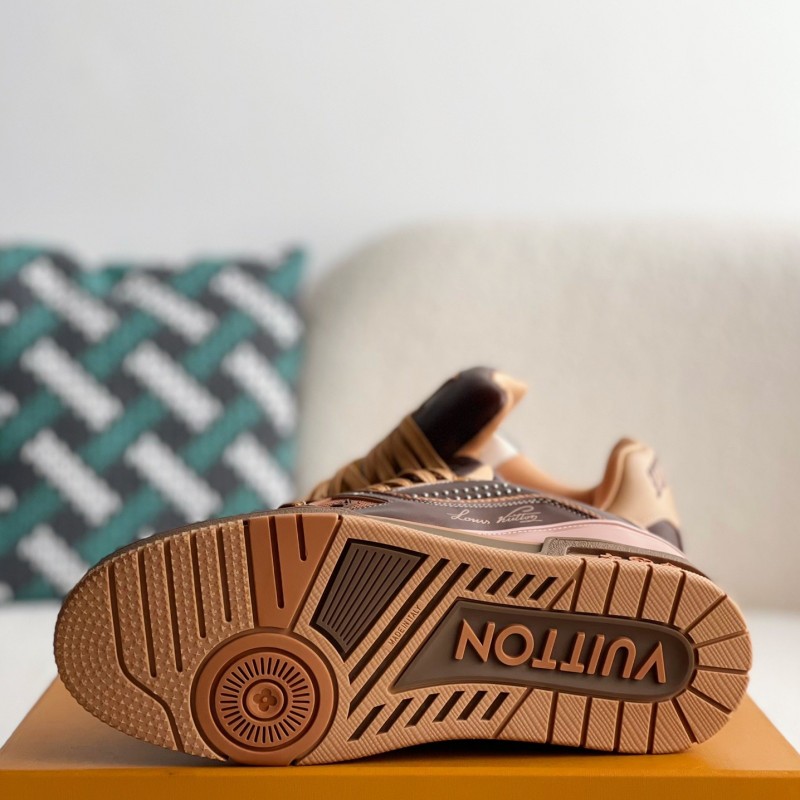 L0*is V*t0n TRAINER SNEAKERS